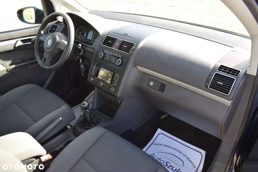 Volkswagen Touran - 24
