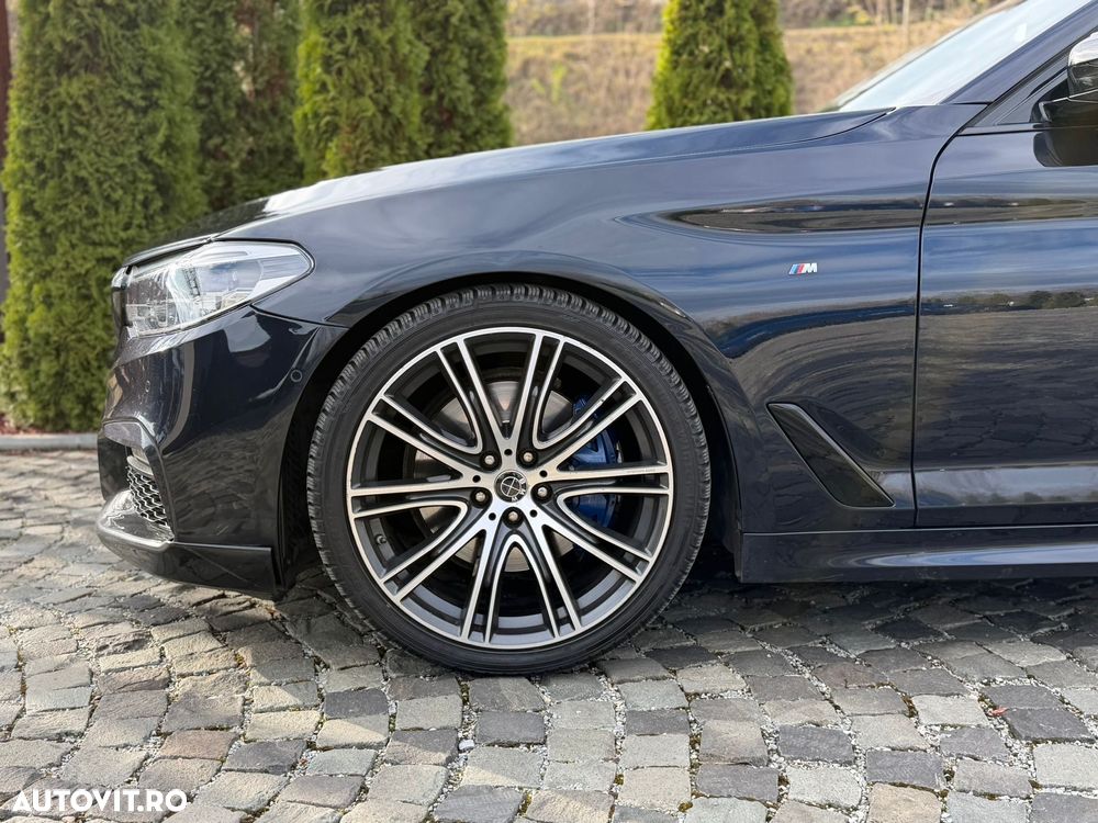 BMW Seria 5 530d xDrive Touring Aut. Sport Line - 7