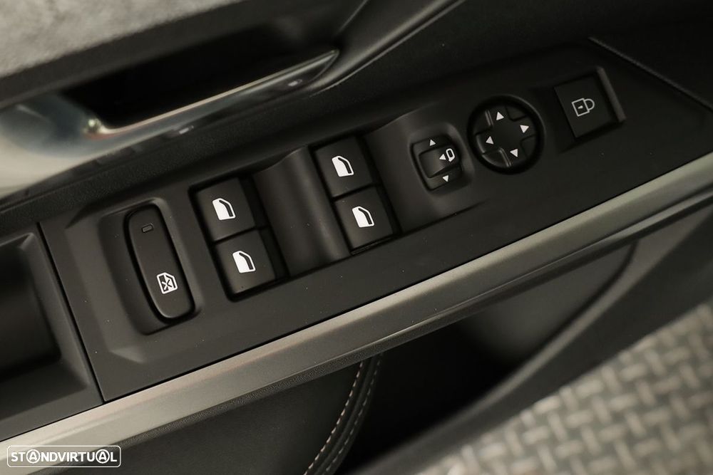 Peugeot 5008 1.2 Hybrid Allure e-DCS6 - 16