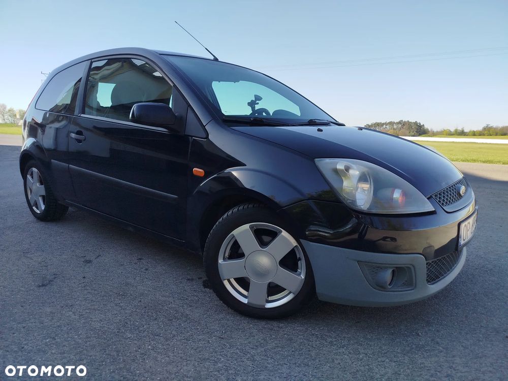 Ford Fiesta 1.3 Ambiente - 2