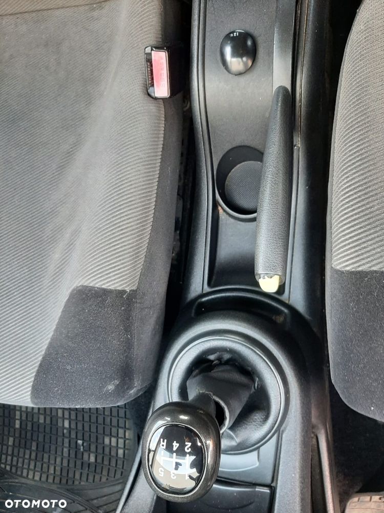 Citroën C4 1.6 HDi FAP Style - 17