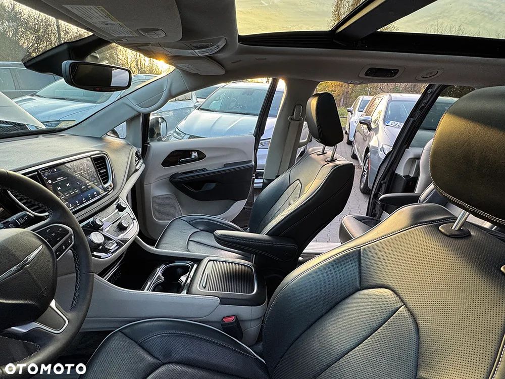 Chrysler Pacifica - 19