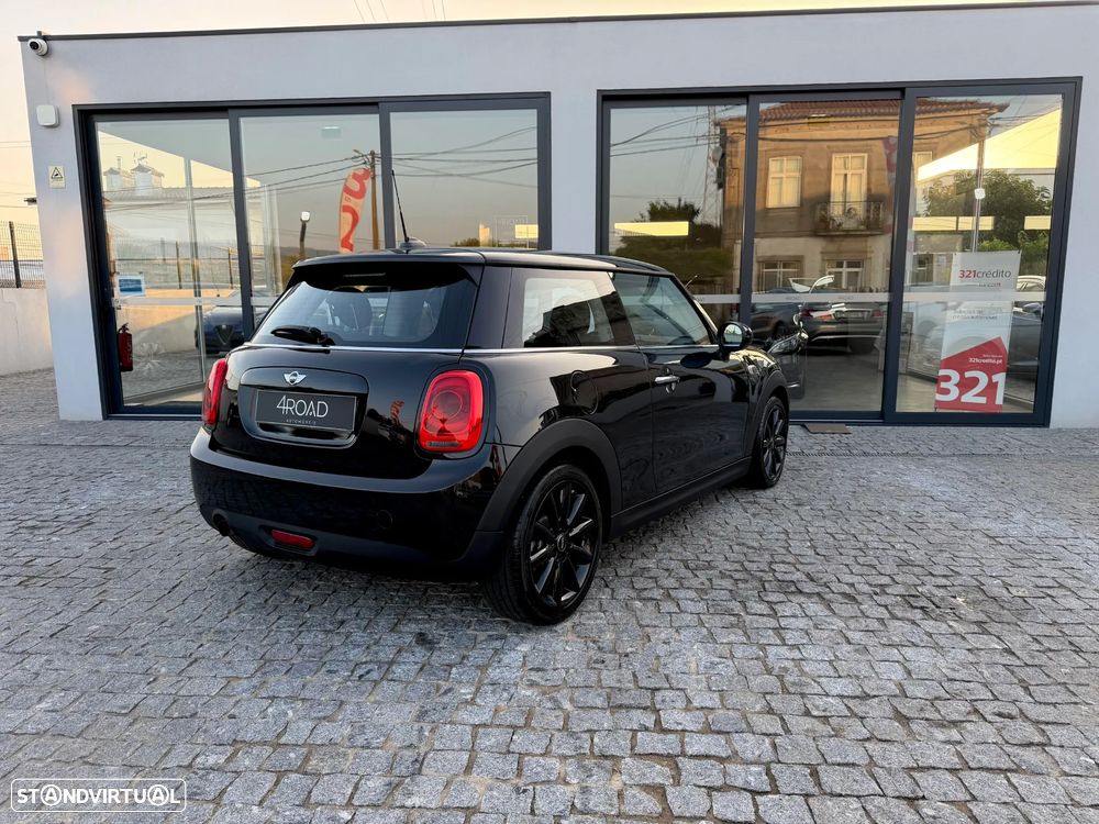 MINI 3 Portas One D - 23