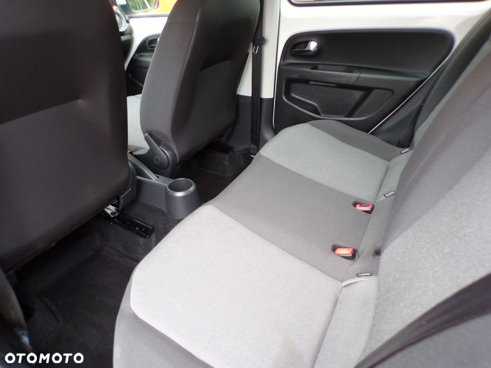 Volkswagen up! - 27