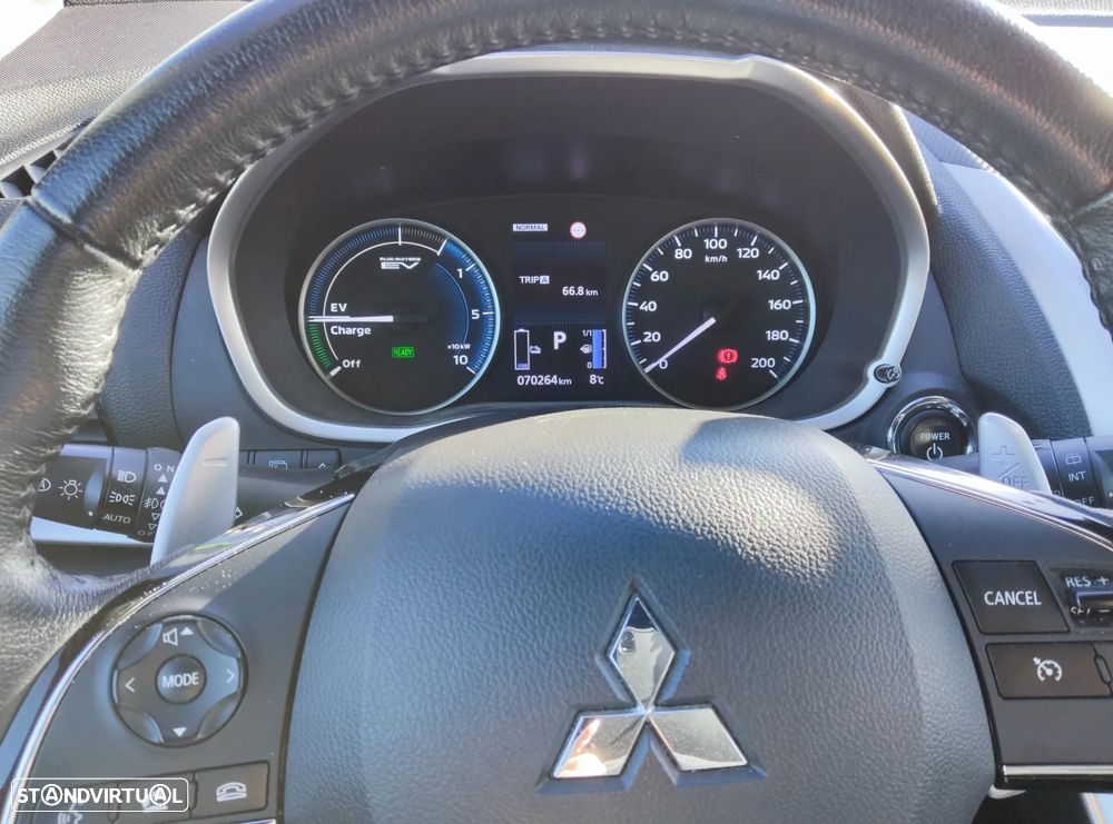 Mitsubishi Eclipse Cross 2.4 PHEV eMotion - 24