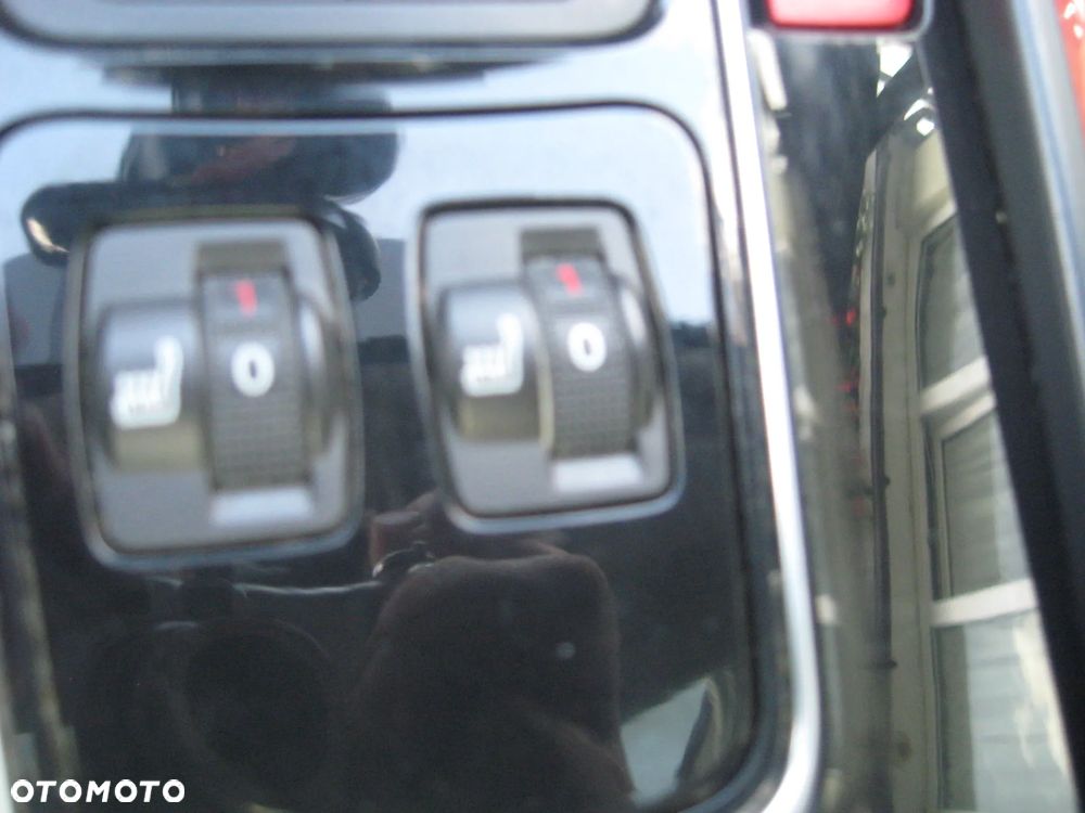 Peugeot 508 RXH Hybrid4 - 27