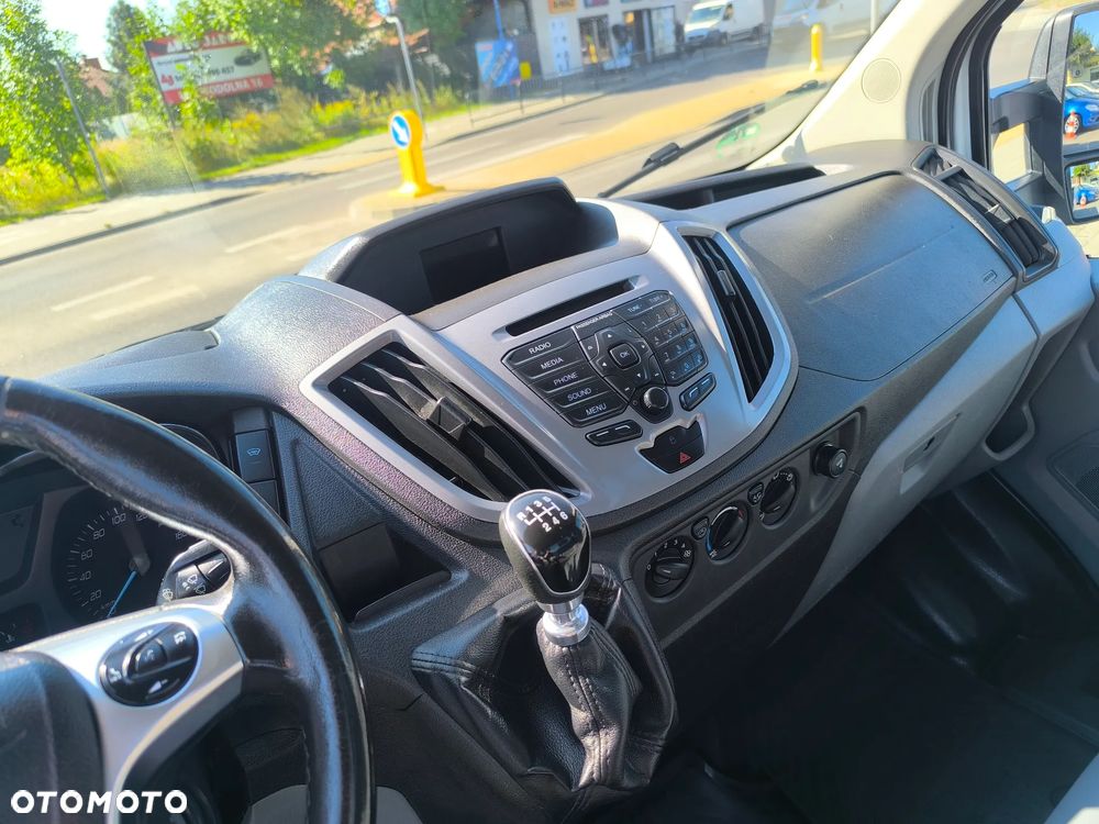 Ford Transit - 12