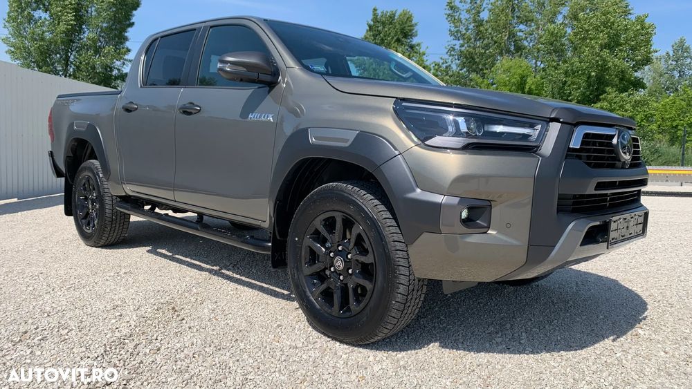 Toyota Hilux 2.8D 204CP 4x4 Double Cab AT MHEV Invincible Color Edition (3E5) - 2