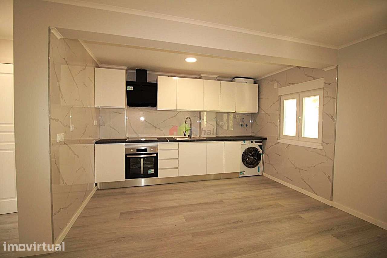 Apartamento T3, 2º andar, em Laranjeiro - Almada - Grande imagem: 2/21