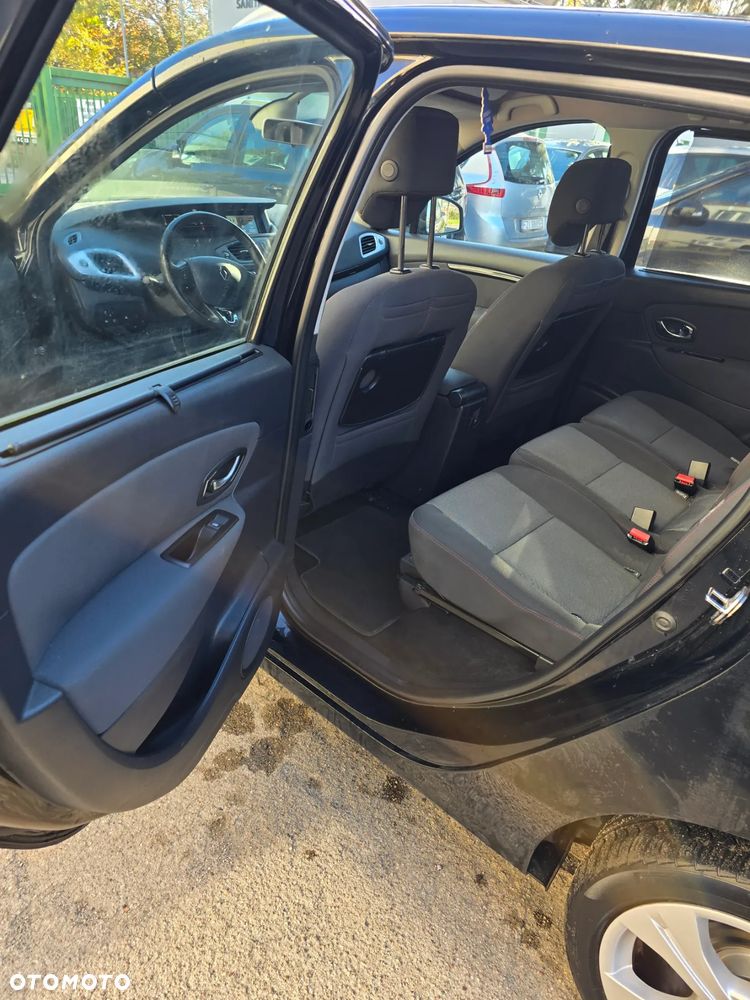 Renault Grand Scenic - 12