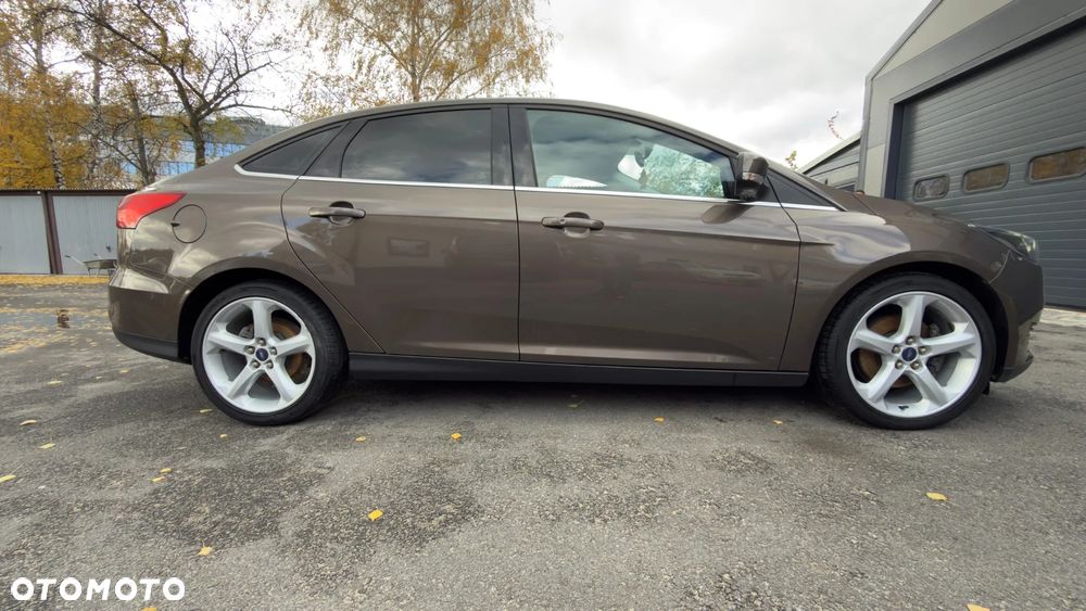 Ford Focus 1.5 EcoBoost Titanium ASS - 6