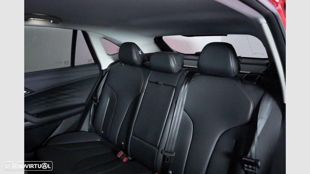 MG HS 1.5 Plug-in Hybrid Luxury — fotografia 15