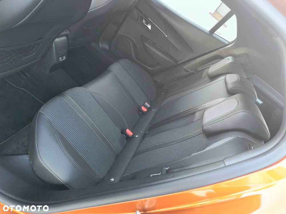 Peugeot 2008 1.5 BlueHDi GT Pack S&S EAT8 - 6
