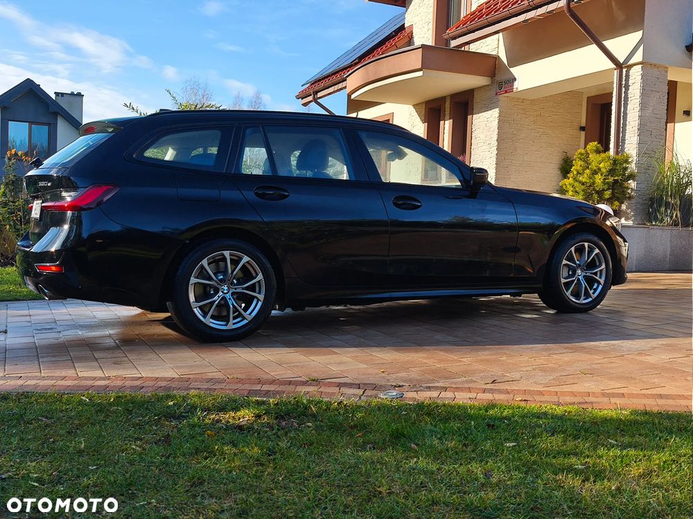 BMW Seria 3 330e Sport Line - 9