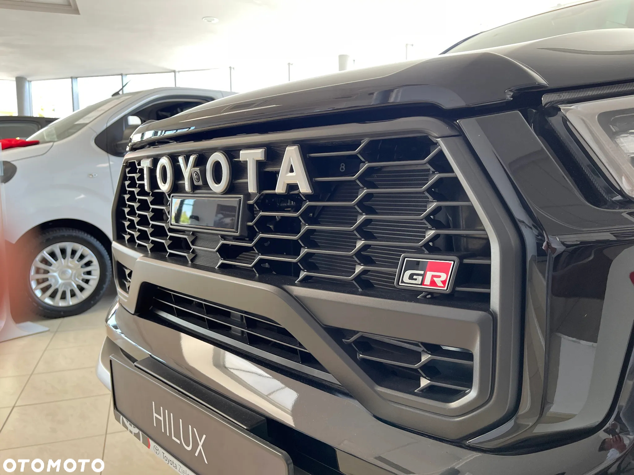 Toyota Hilux 2.8 D-4D Double Cab GR Sport II 4x4 - 5