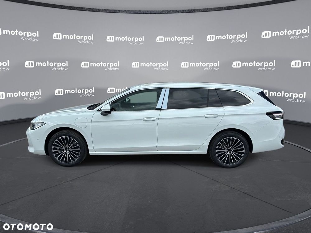 Volkswagen Passat - 3