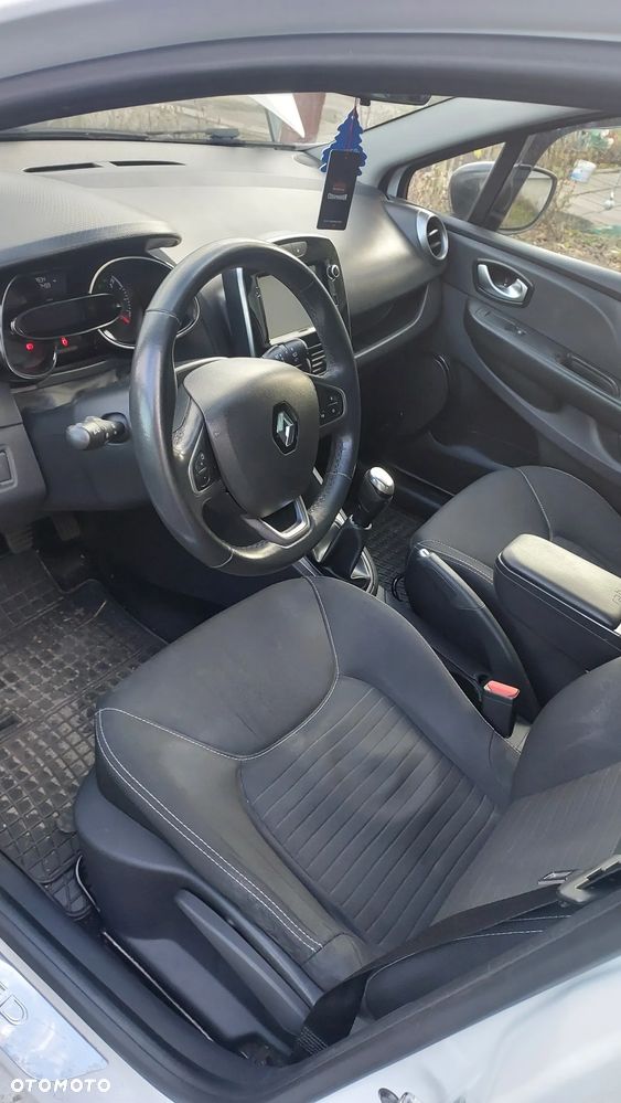 Renault Clio 1.2 16V Limited - 10