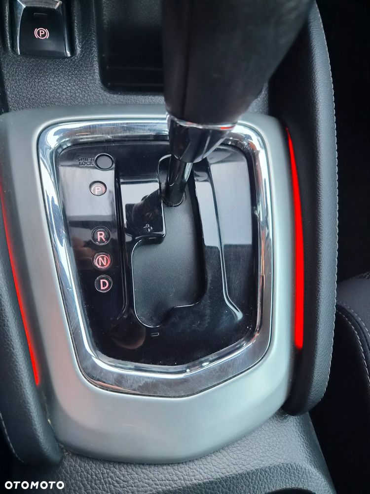 Nissan Qashqai 1.6 DCi Xtronic N-Connecta - 27