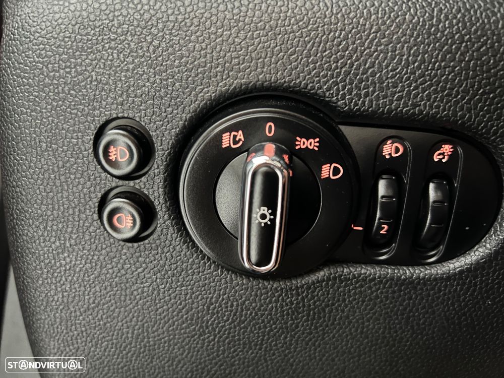 MINI 5 Portas One Auto - 24