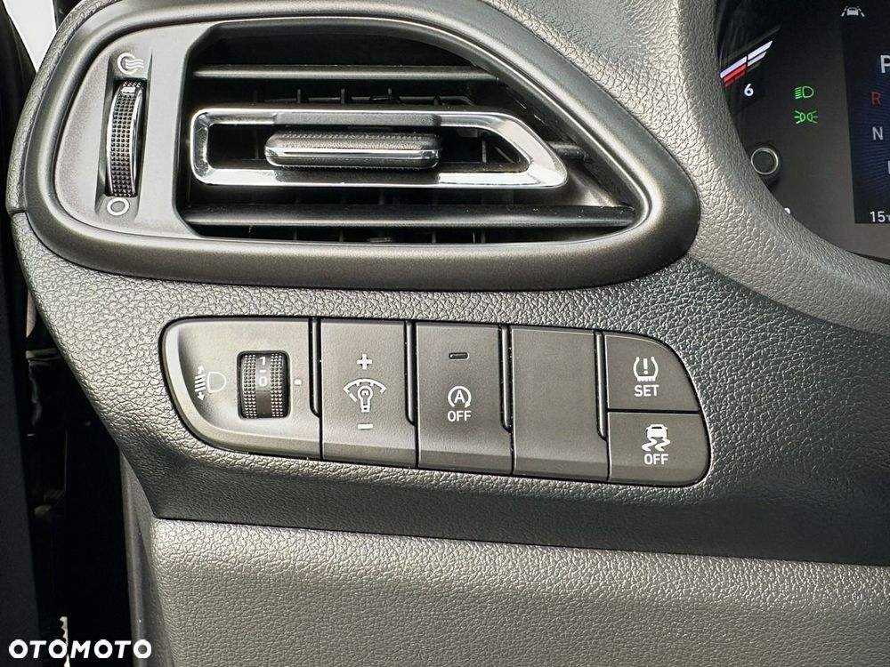 Hyundai i30 1.6 D Comfort DCT - 19