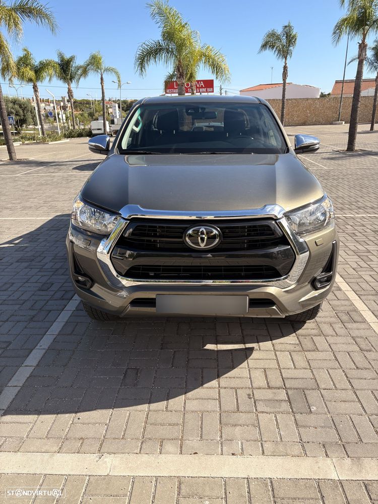Toyota Hilux - 1