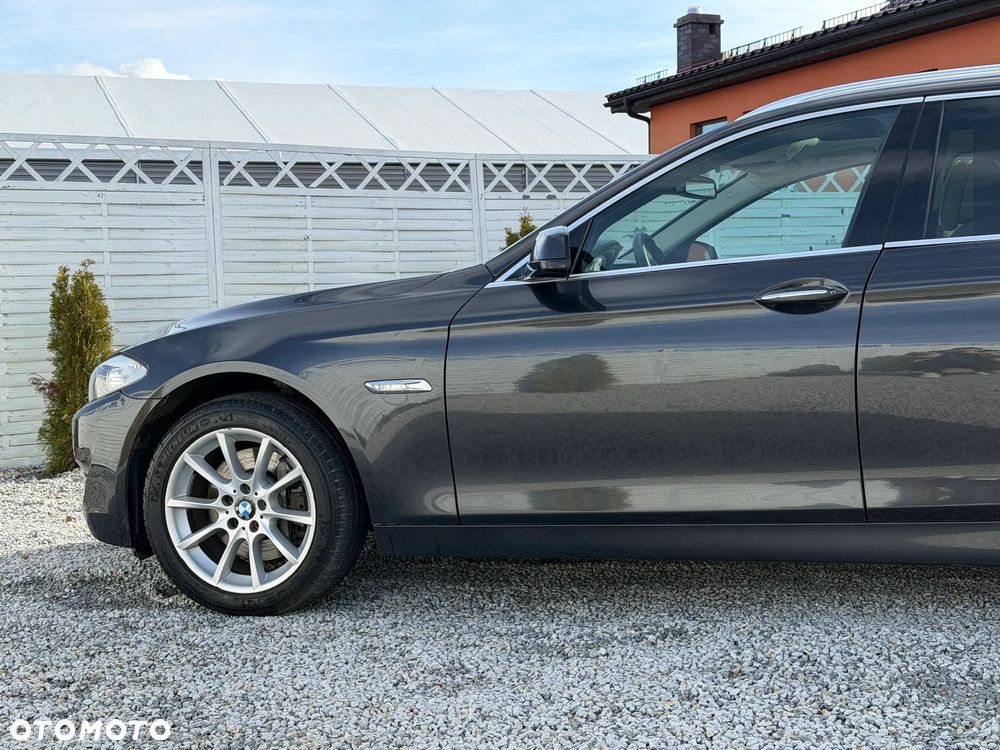BMW Seria 5 525d - 27