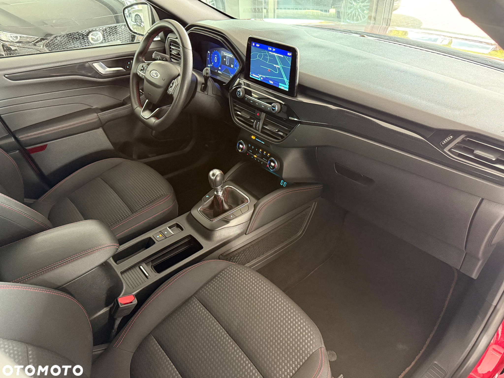 Ford Kuga 1.5 EcoBoost FWD ST-Line - 37