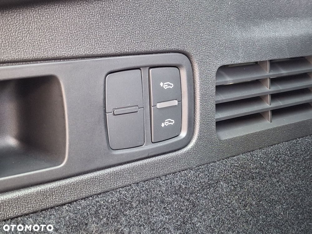Audi Q5 Sportback - 12