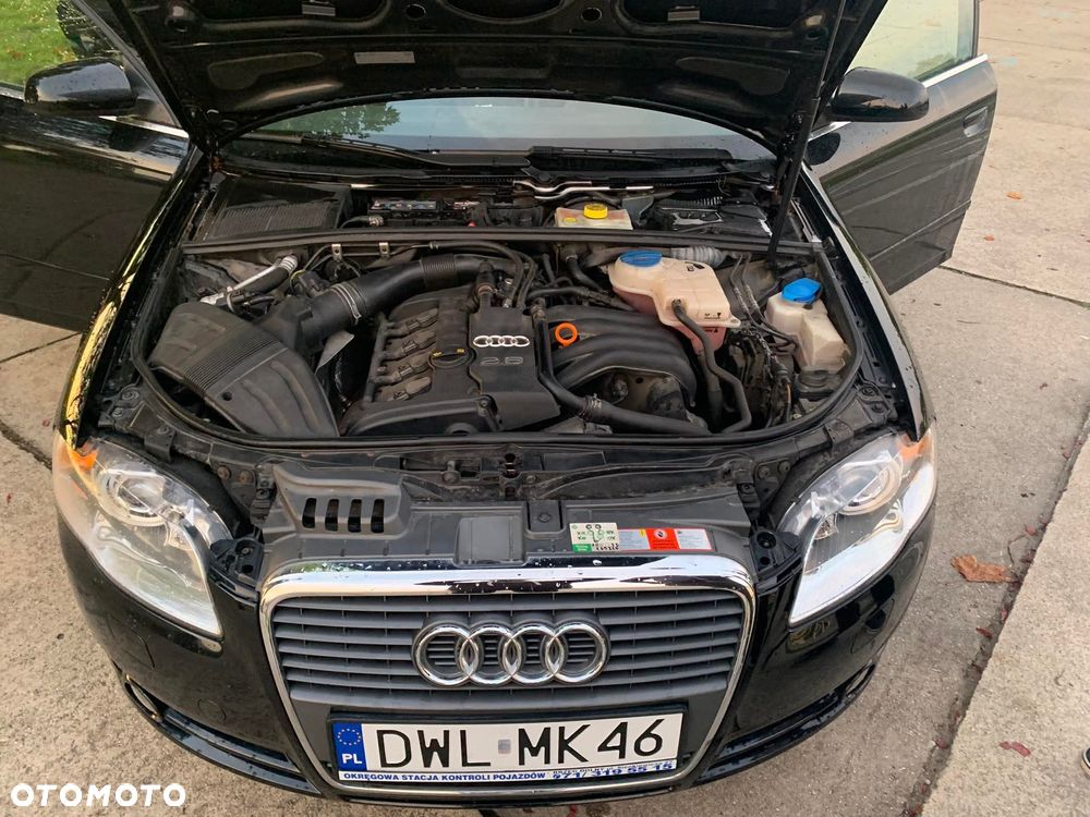 Audi A4 Limousine - 8