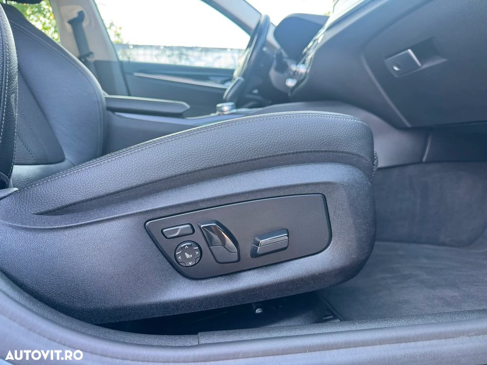 BMW Seria 5 530i Aut. Sport Line - 15