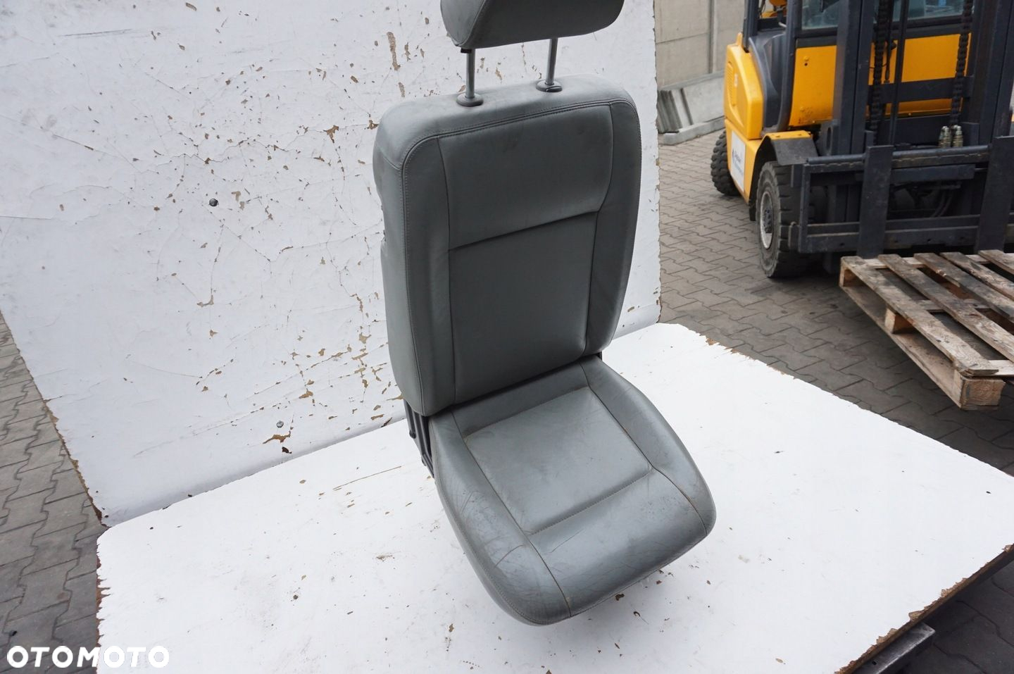FOTEL 2 RZĄD TYŁ PRAWY VOLKSWAGEN TRANSPORTER T5 - 2