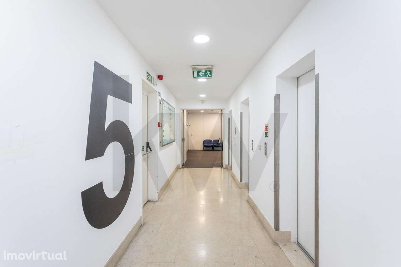 Escritório para Arrendar 243M2 | Zona Premium junto às Amoreiras - Grande imagem: 5/22