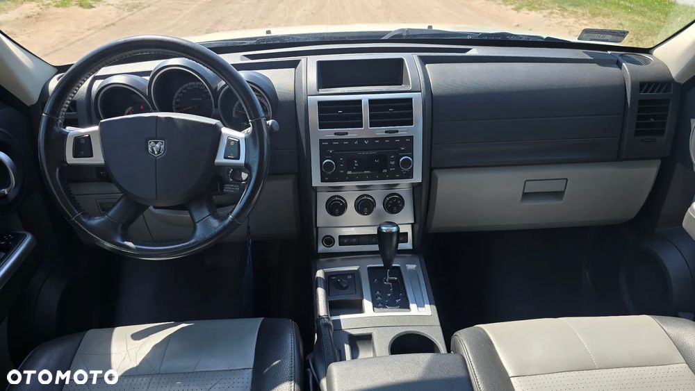 Dodge Nitro 2.8 CRD SE - 17