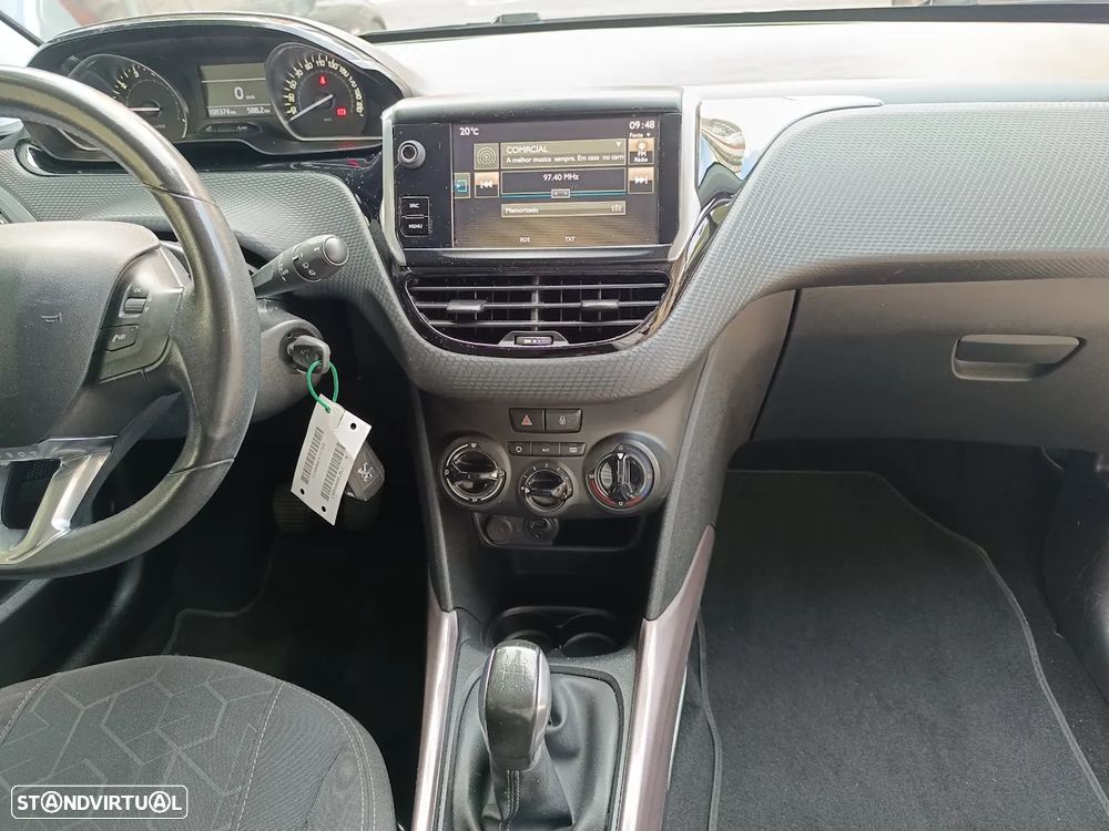 Peugeot 2008 1.2 PureTech Style - 23