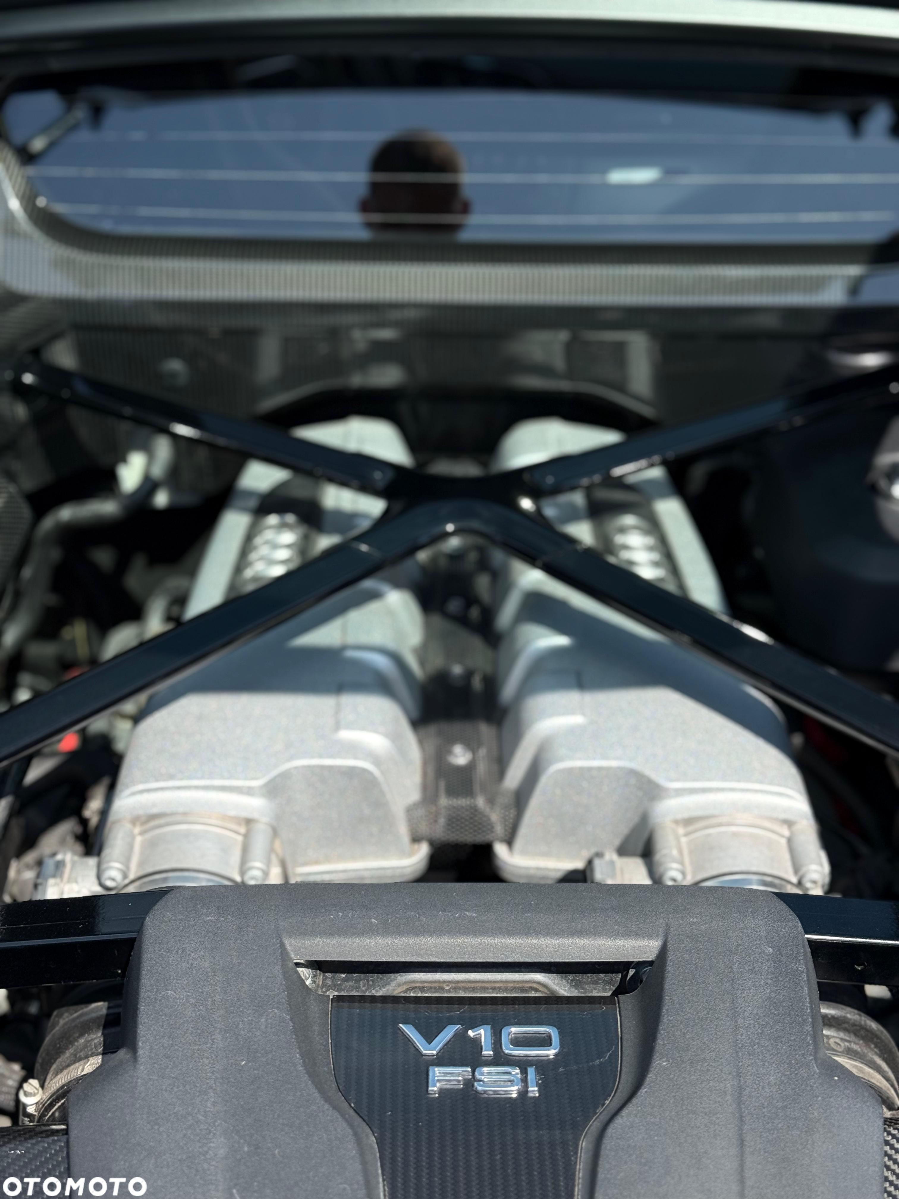 Audi R8 Coupé V10 plus 5.2 FSI quattro S tronic - 24