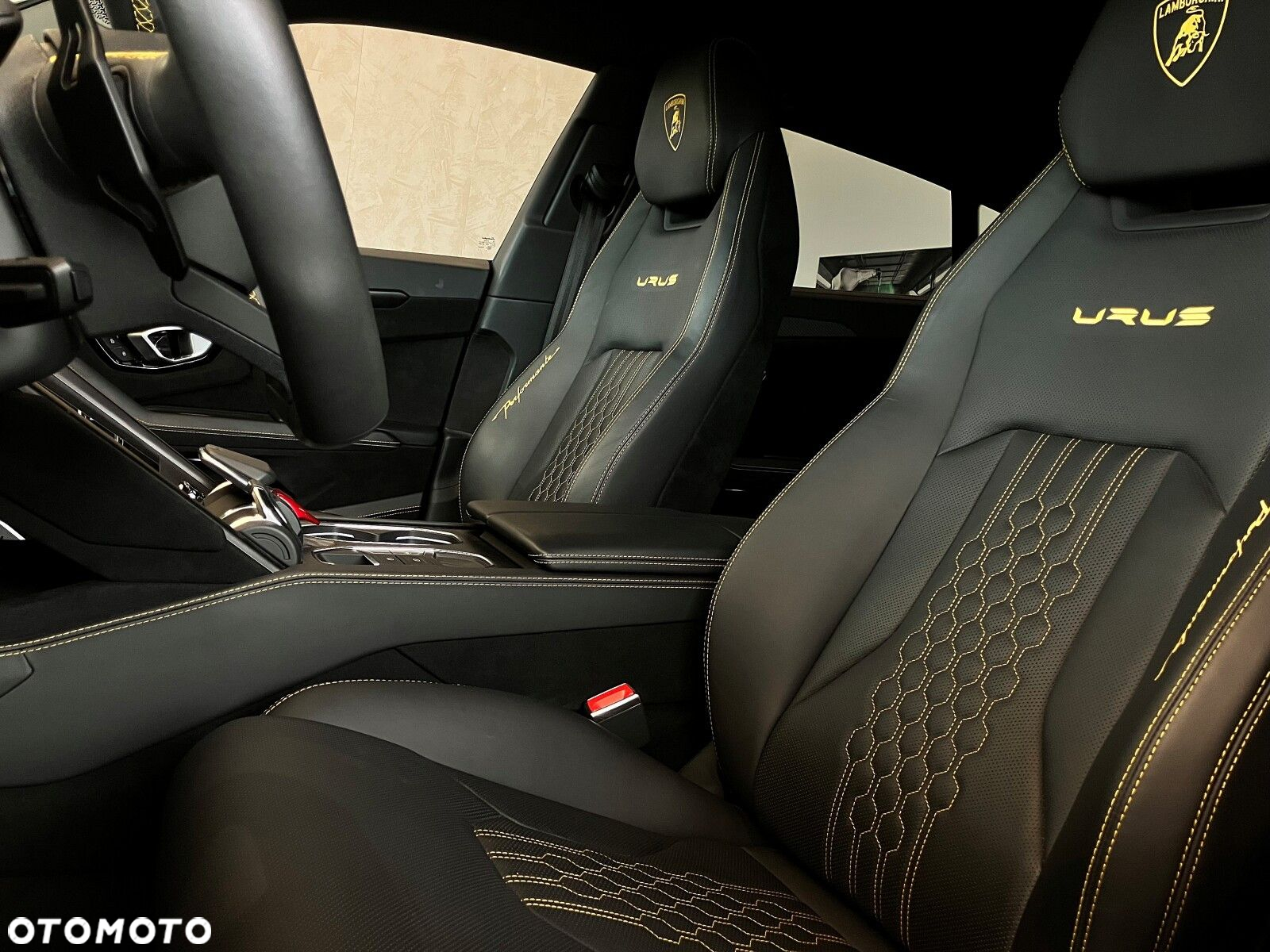 Lamborghini Urus - 15