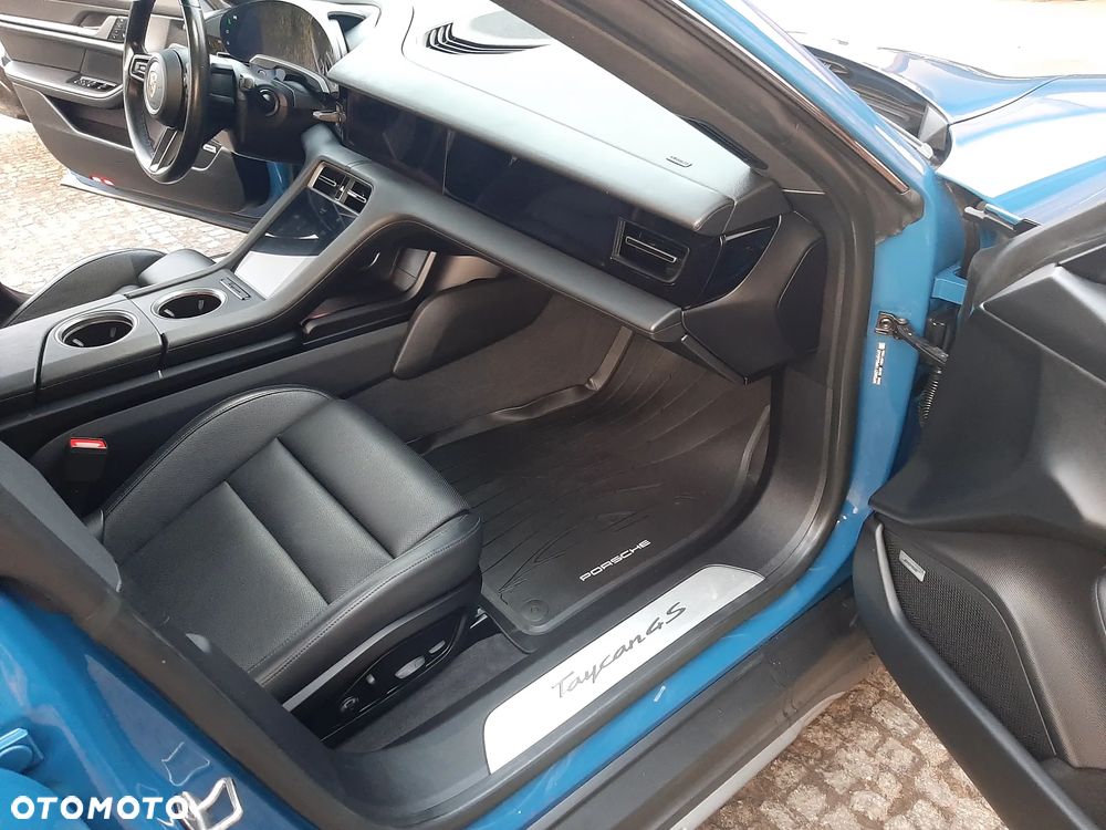 Porsche Taycan 4S - 24