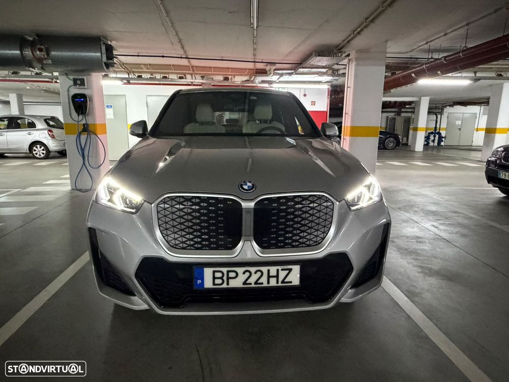 BMW iX1 eDrive20 Pack Desportivo M - 9
