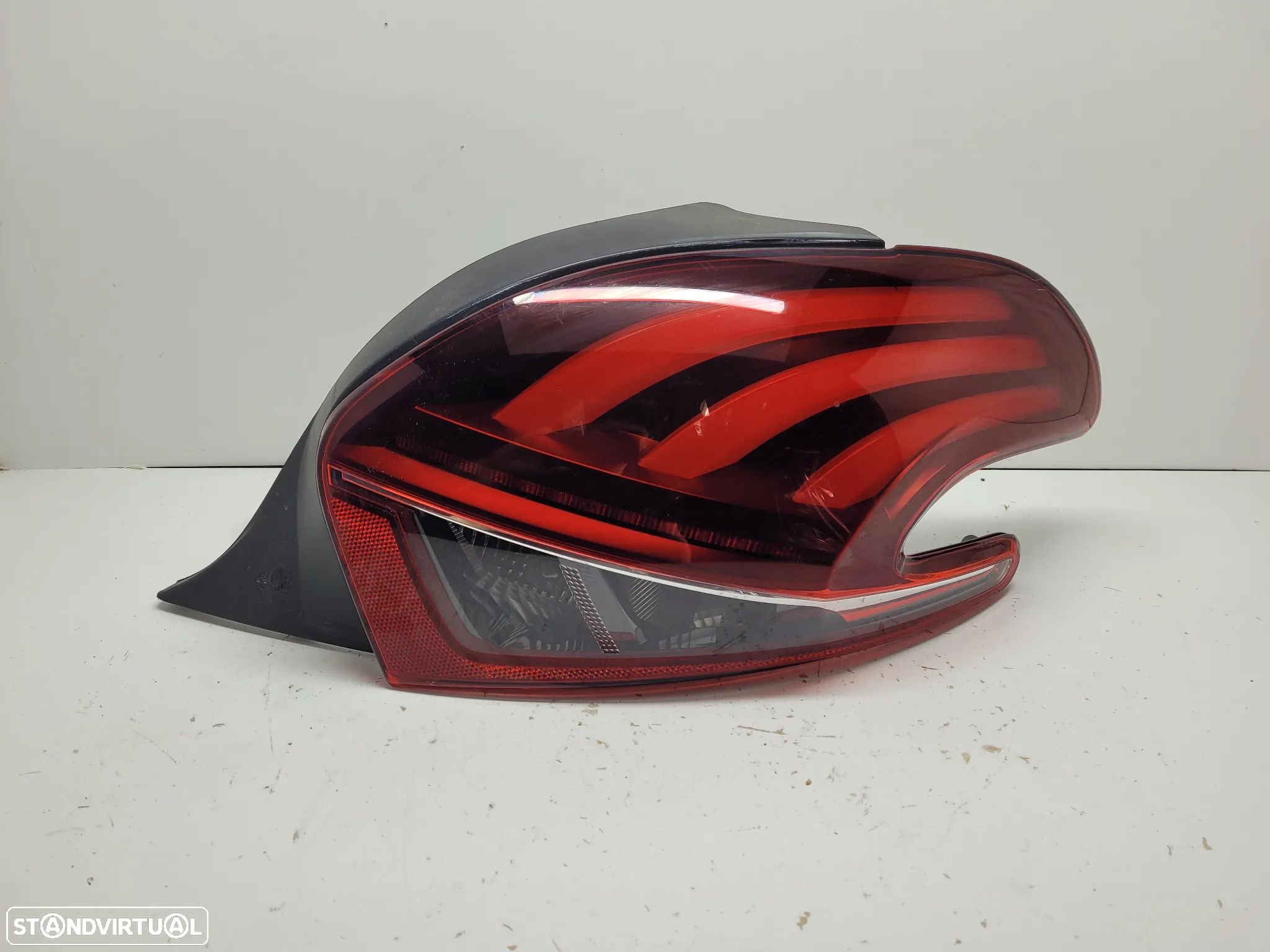 Farolim direito PEUGEOT 208 [A9] 9810430580 (2015-2018) - 1