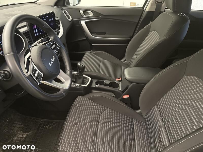 Kia Ceed 1.5 T-GDI M - 11