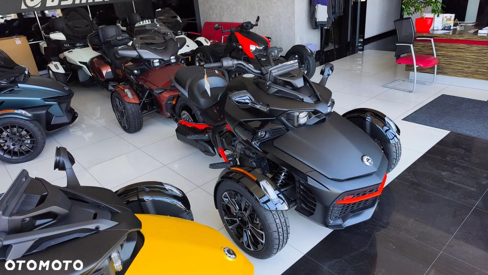 Can-Am Spyder - 2