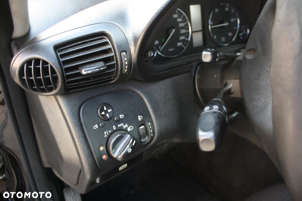 Mercedes-Benz Klasa C 220 CDI Classic - 15