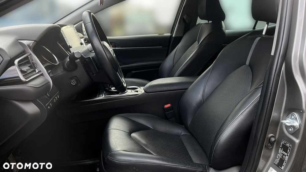 Toyota Camry 2.5 Hybrid Executive CVT - 15