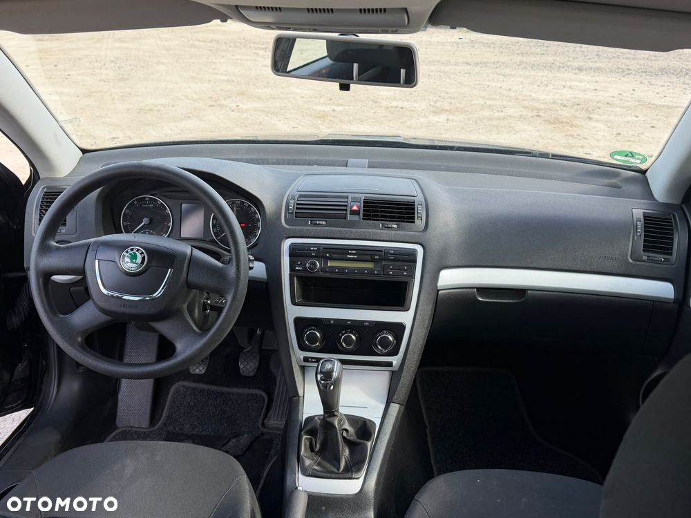Skoda Octavia 1.6 Combi - 22