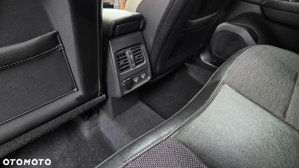 Renault Captur TCe 100 INTENS - 13