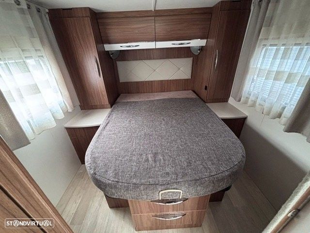 Pilote Essential P740  Cama central - 14