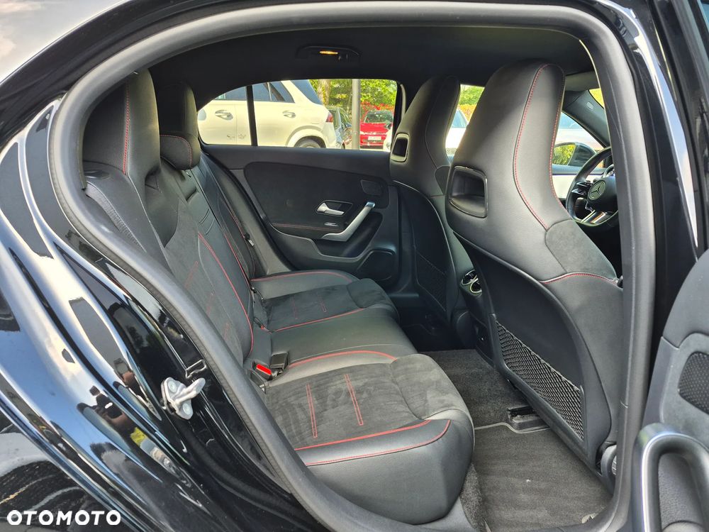 Mercedes-Benz Klasa A 250 e PHEV AMG Line 8G-DCT - 28