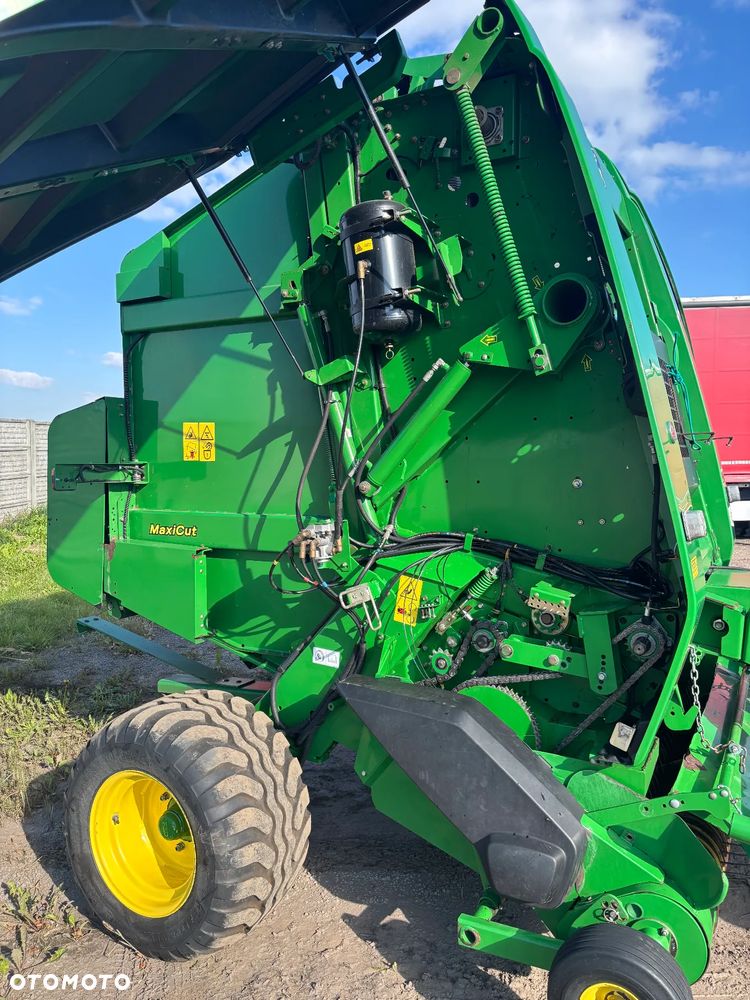 John Deere 2012 JOHN DEERE 864P - 11