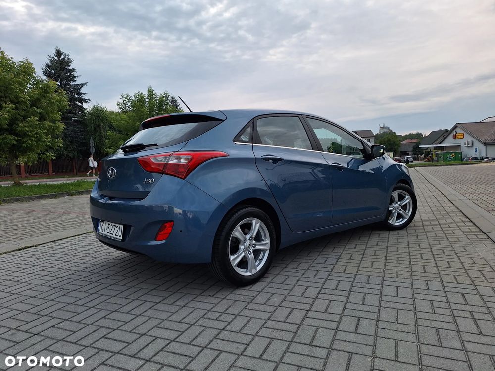 Hyundai i30 blue 1.6 GDI Trend - 4