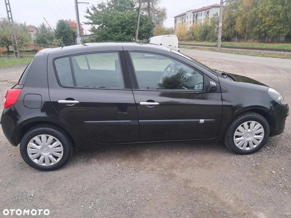 Renault Clio - 28